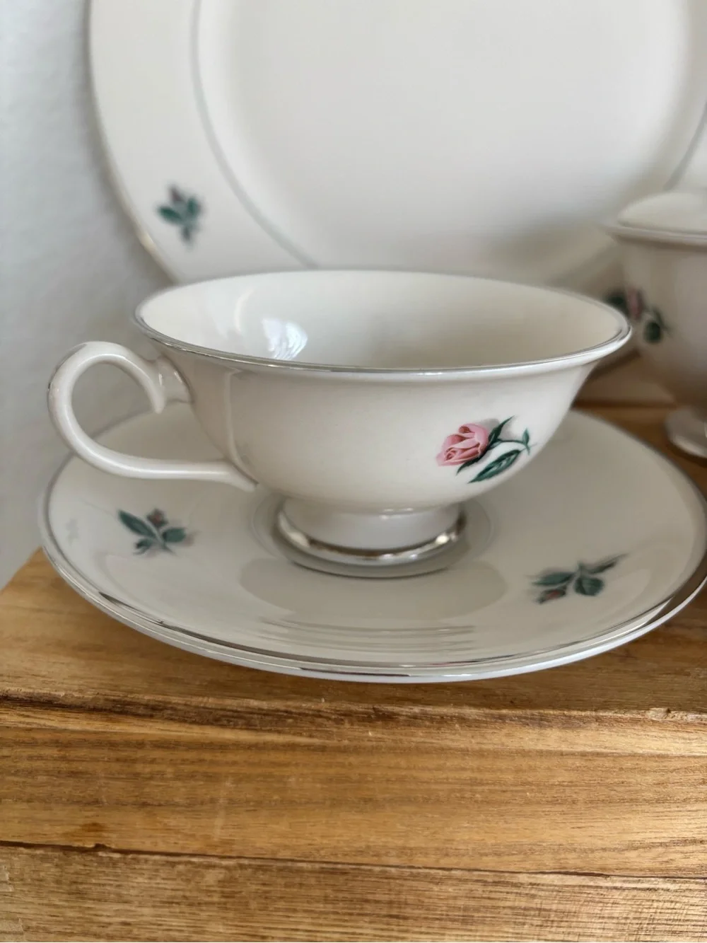 Vintage Fleetwood China Sweetheart Rosebud 22Pc Dinnerware Set Platinum Trim MCM